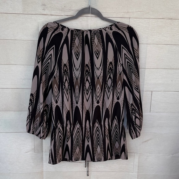 Banana Republic Black and Taupe Patterned Blouse NWOT XS - Picture 6 of 6